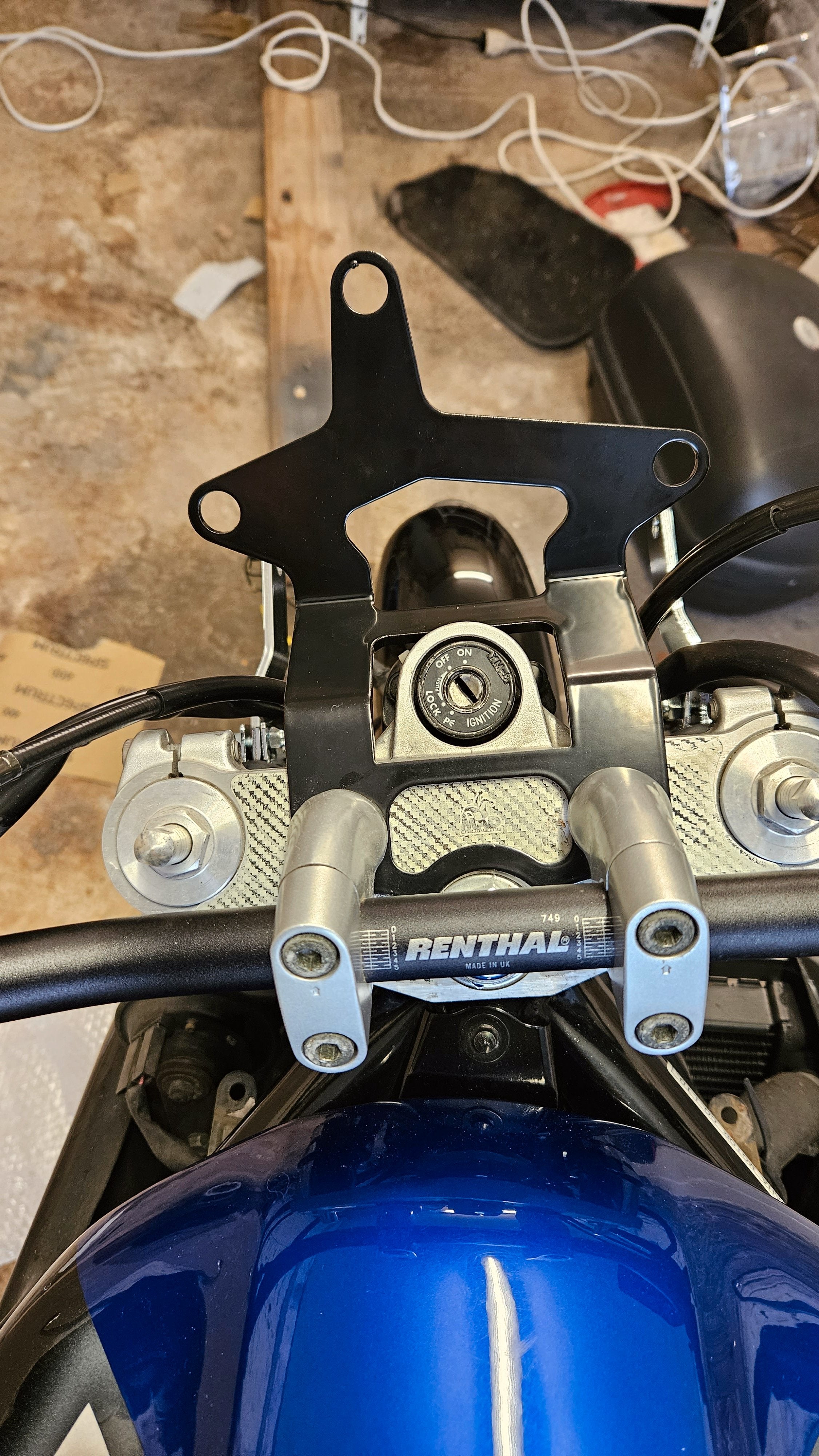 Support compteur Yamaha Fazer