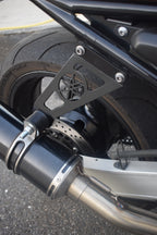Support echappement Yamaha Fazer FZS 600 - aluminium noir - avec logo Yamaha
